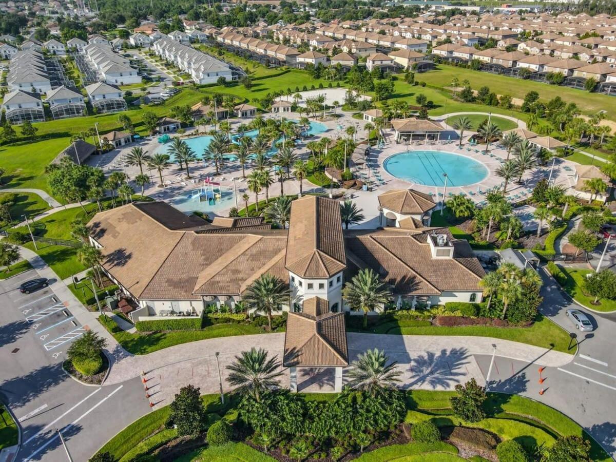 Superb Thematic 2Br Condo With 2 Clubhouses Kissimmee Buitenkant foto